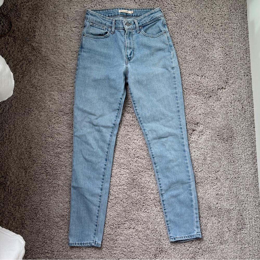 Levi’s 721 High Rise Skinny size 27